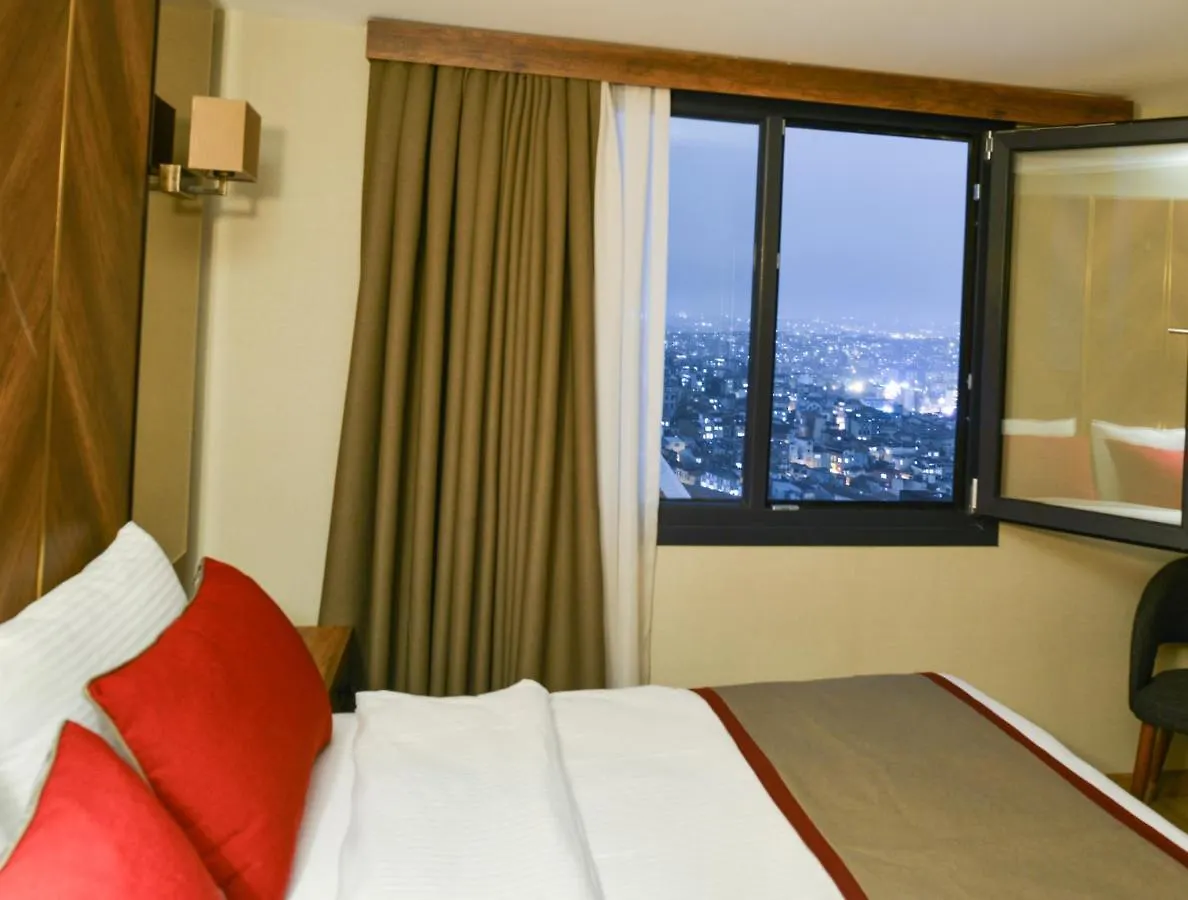 Celine Hotel Taxim Istanboel