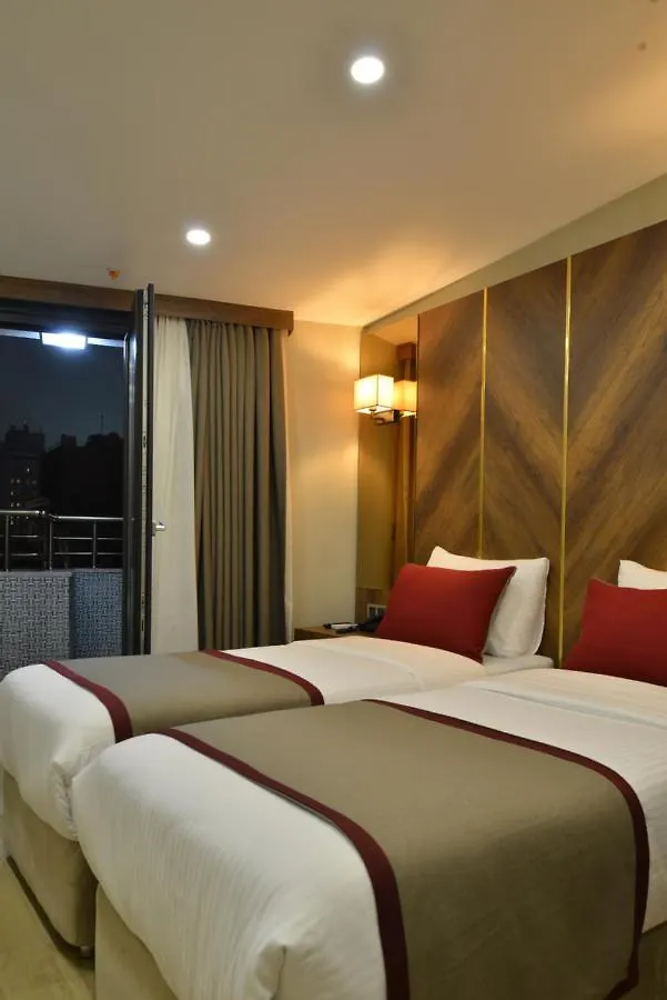 Celine Hotel Taxim Istanboel