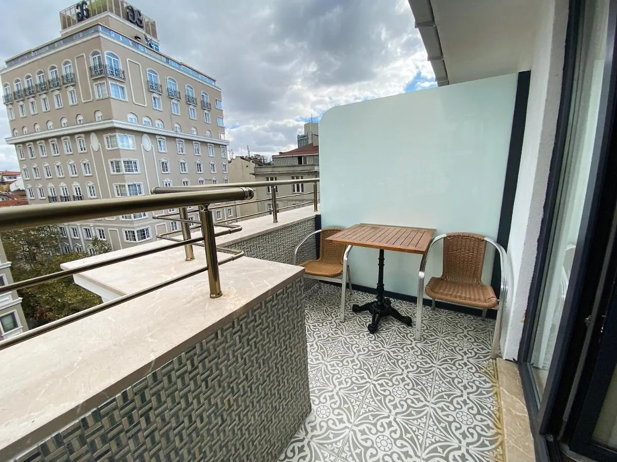 Celine Hotel Taxim Istanboel