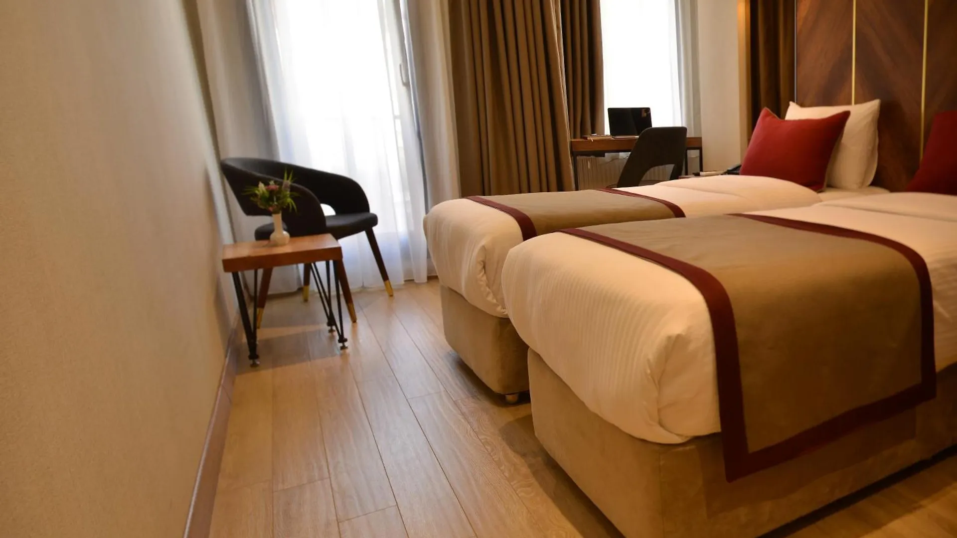 Celine Hotel Taxim Istanboel
